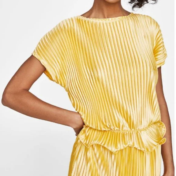 Zara Pleated top - Picture 10 of 12